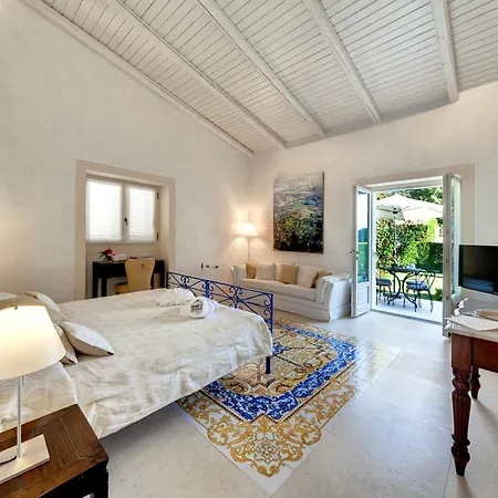 リゾート Donna Coraly Country Boutique アレネッラ