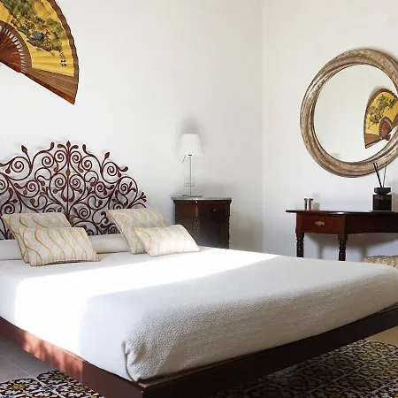 Donna Coraly Country Boutique 2*