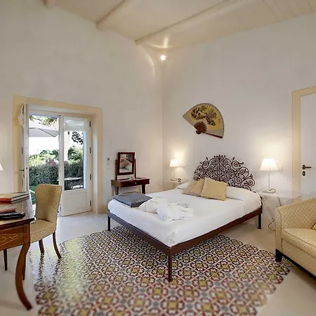 Donna Coraly Country Boutique 2* アレネッラ