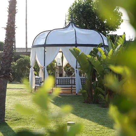 Donna Coraly Country Boutique リゾート 2*