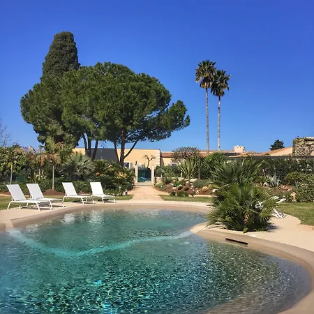 リゾート Donna Coraly Country Boutique 2*