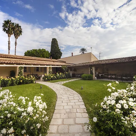 Donna Coraly Country Boutique リゾート アレネッラ