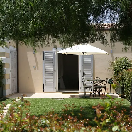 Donna Coraly Country Boutique リゾート アレネッラ