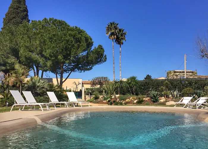 منتجع Donna Coraly Country Boutique أرينيلا